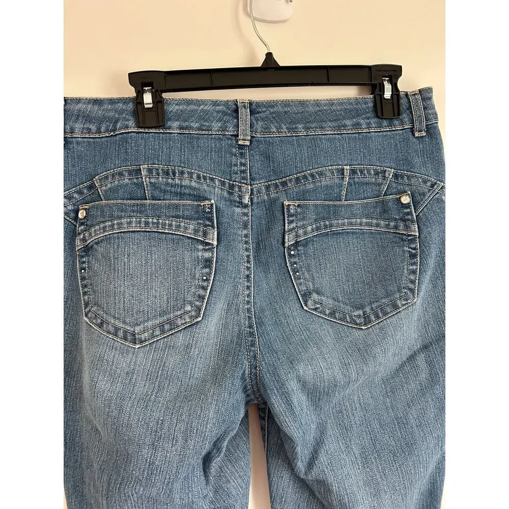 Style & Co. Bottoms Up Jeans - Size 10 Straight Leg - Picture 5 of 7